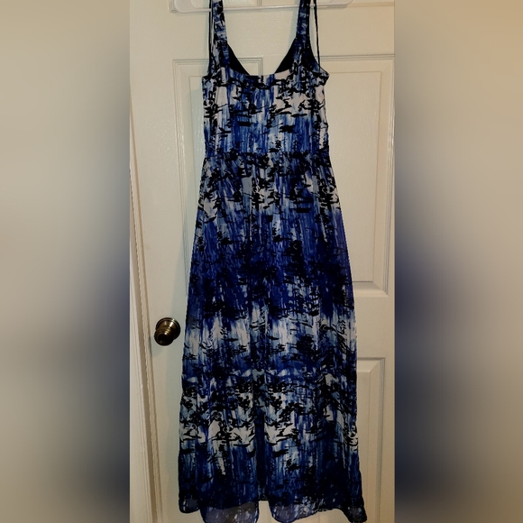 Dress - Picture 2 of 6